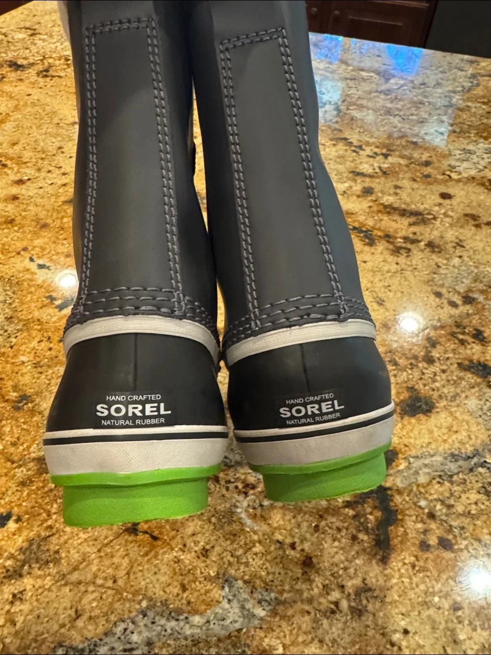 Sorrel kids boots size US 7M. Only worn once! Grey and green.